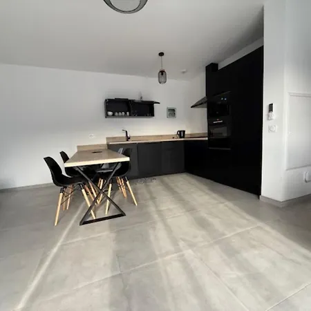 E Casette Apartment